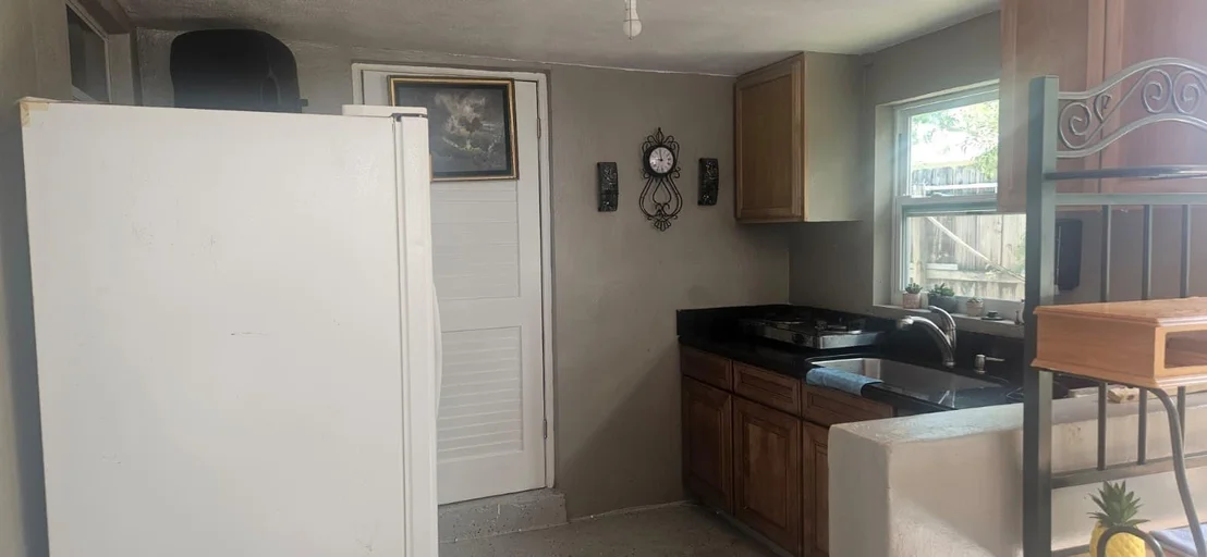 Photo of 1120 E River Drive