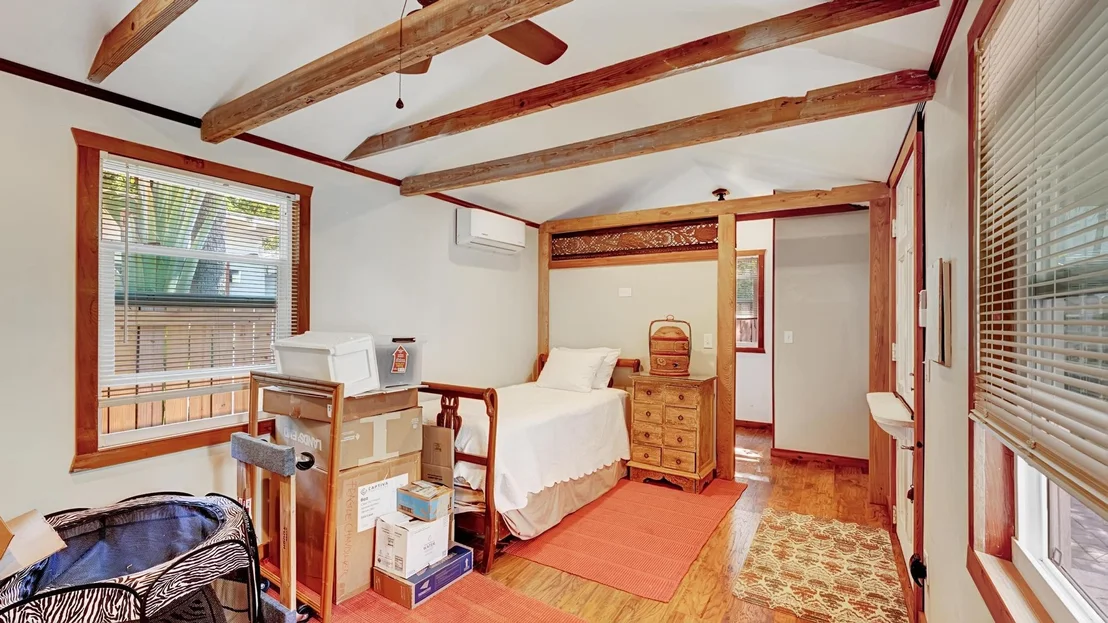 Photo of 42 Palm Square