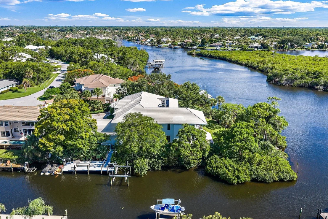 Photo of 8818 SE Riverfront Terrace
