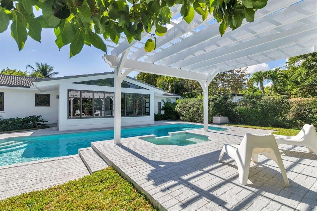 Photo of 327 Potter Road