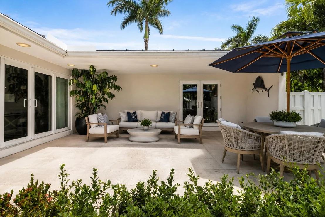 Photo of 3240 Lakeview Drive