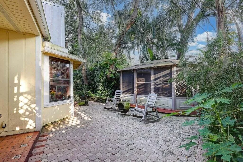 Photo of 576 SW Rustic Circle