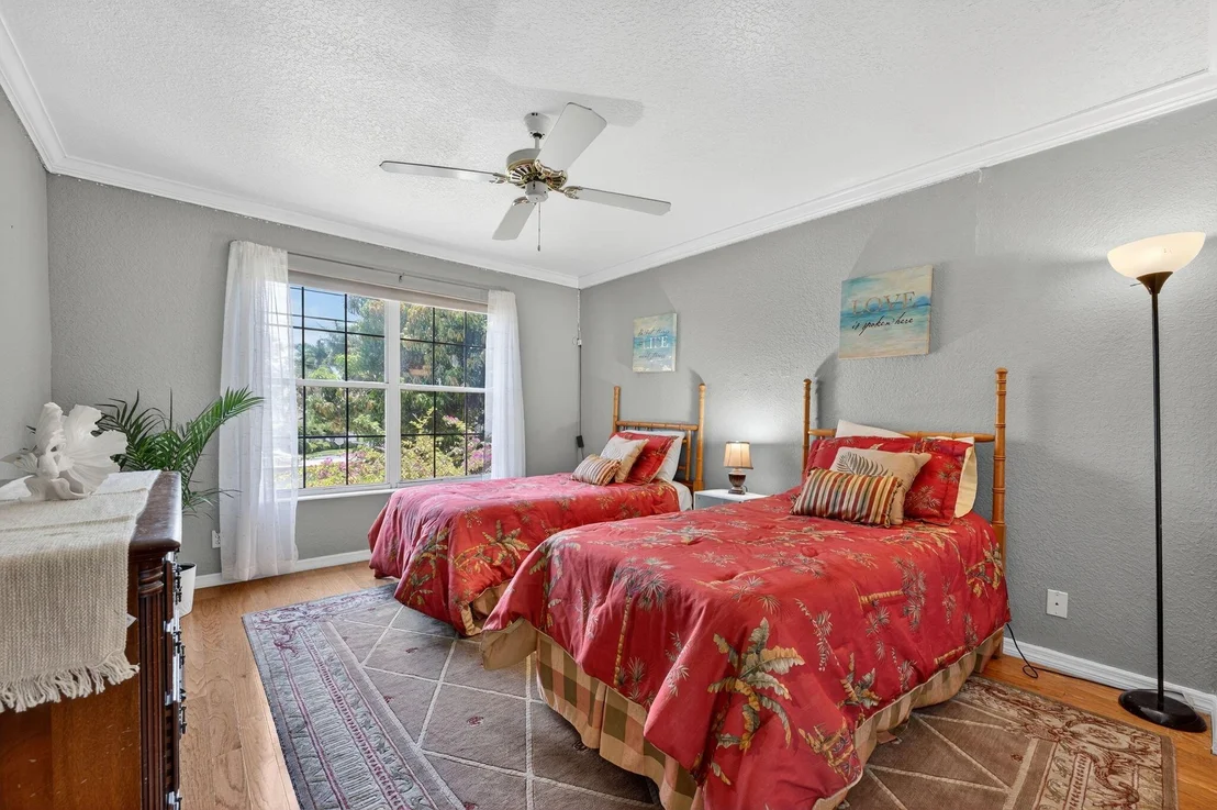 Photo of 5565 American Circle
