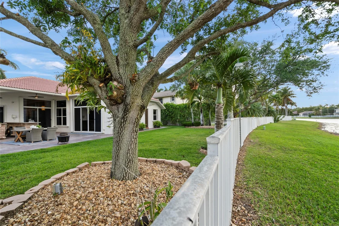 Photo of 950 Marina Drive