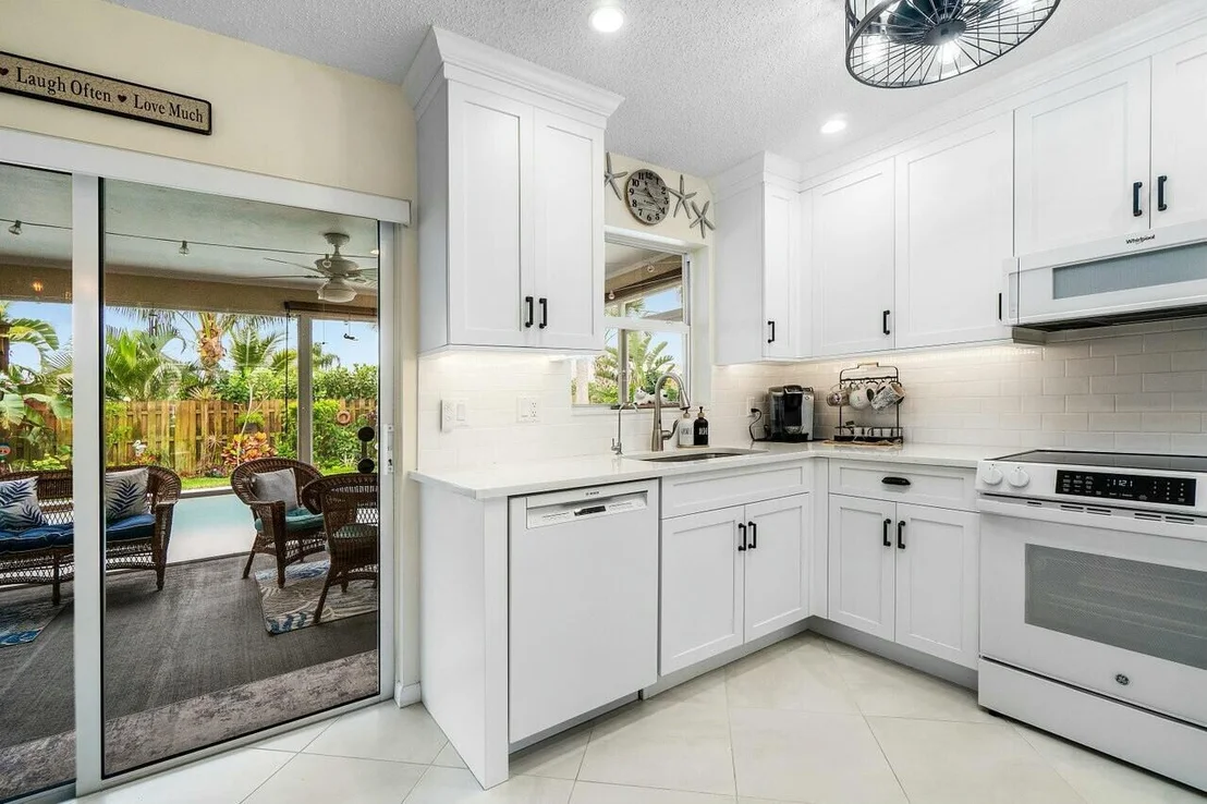 Photo of 121 Deerfield Drive