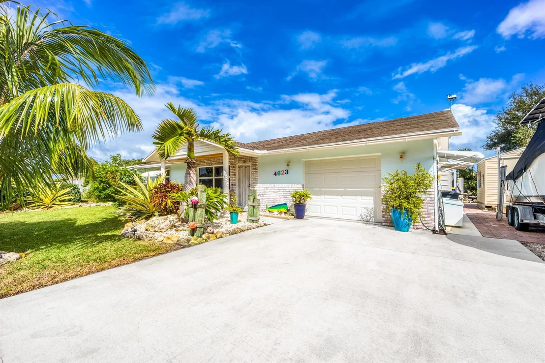 Photo of 4623 SE Dryfus Avenue