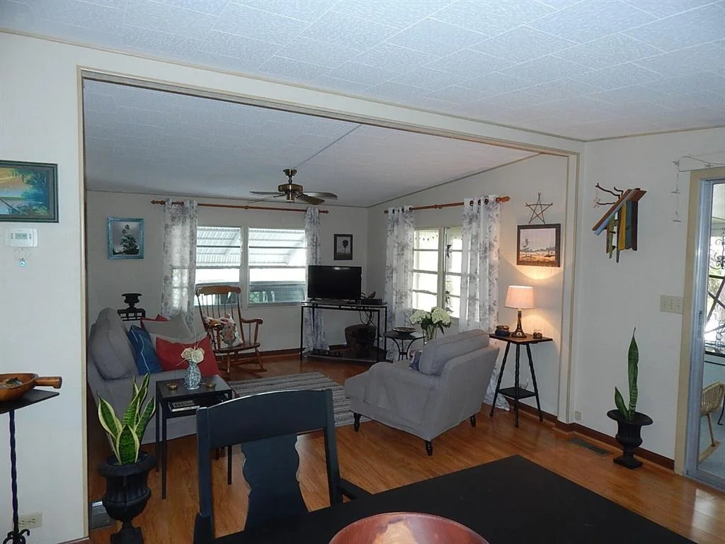 Photo of Unit 32 at 400 N A1a