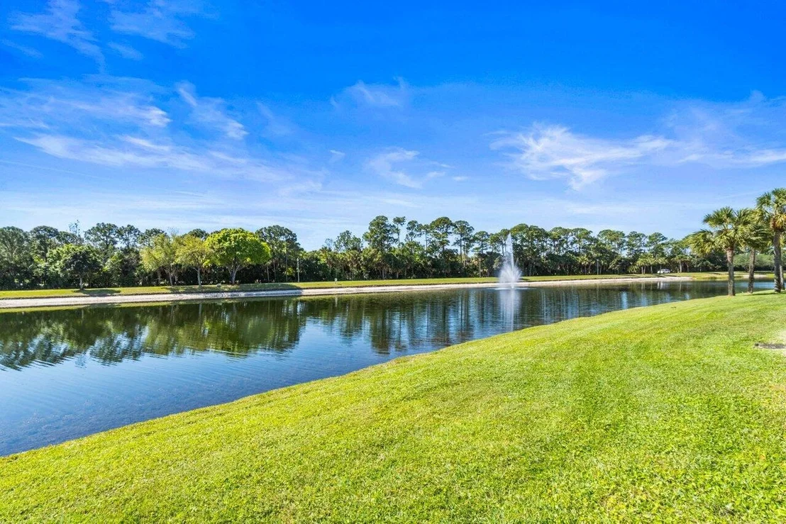 Photo of 8590 Lineyard Cay