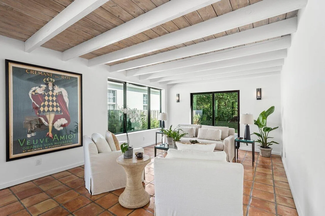 Photo of 245 Ellamar Road