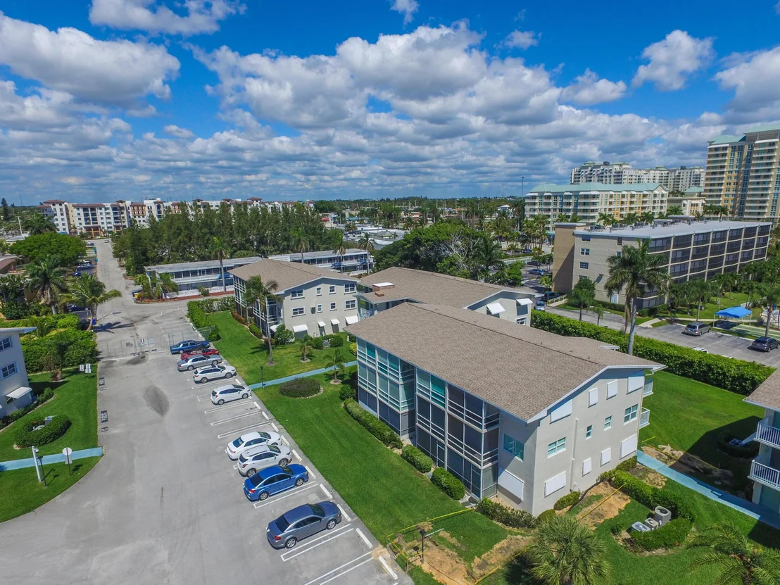 Photo of Unit 310 at 150 Horizons E
