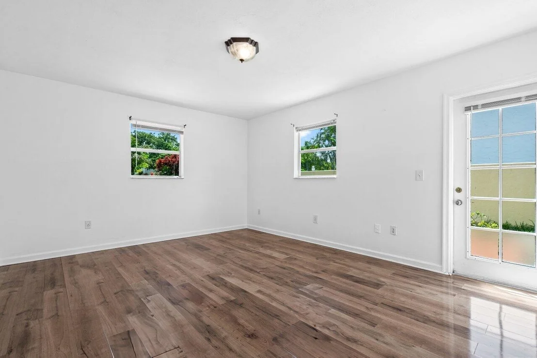 Photo of 249 NW 4th Diagonal