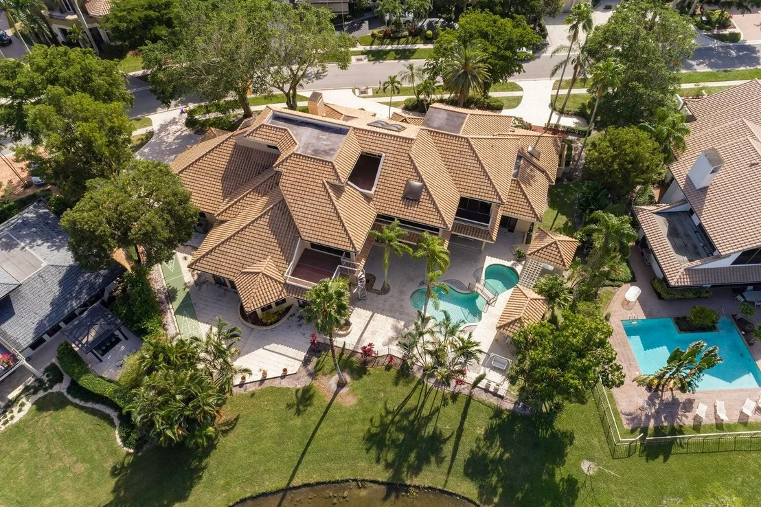 Photo of 21125 Hamlin Drive