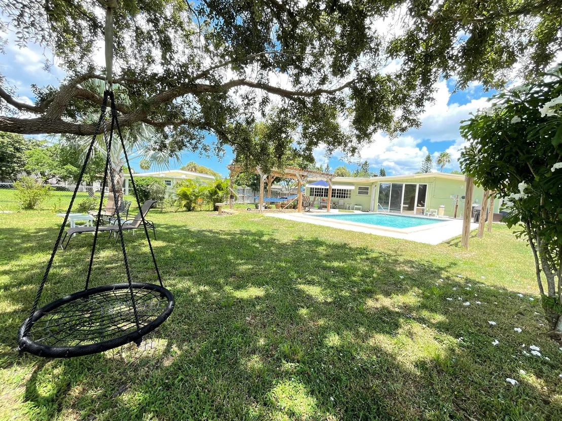 Photo of 886 Schumann Drive