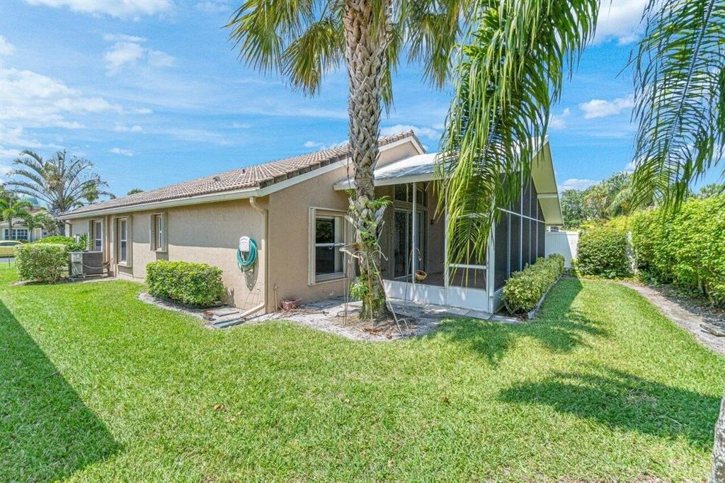 Photo of 8069 Palm Gate Drive