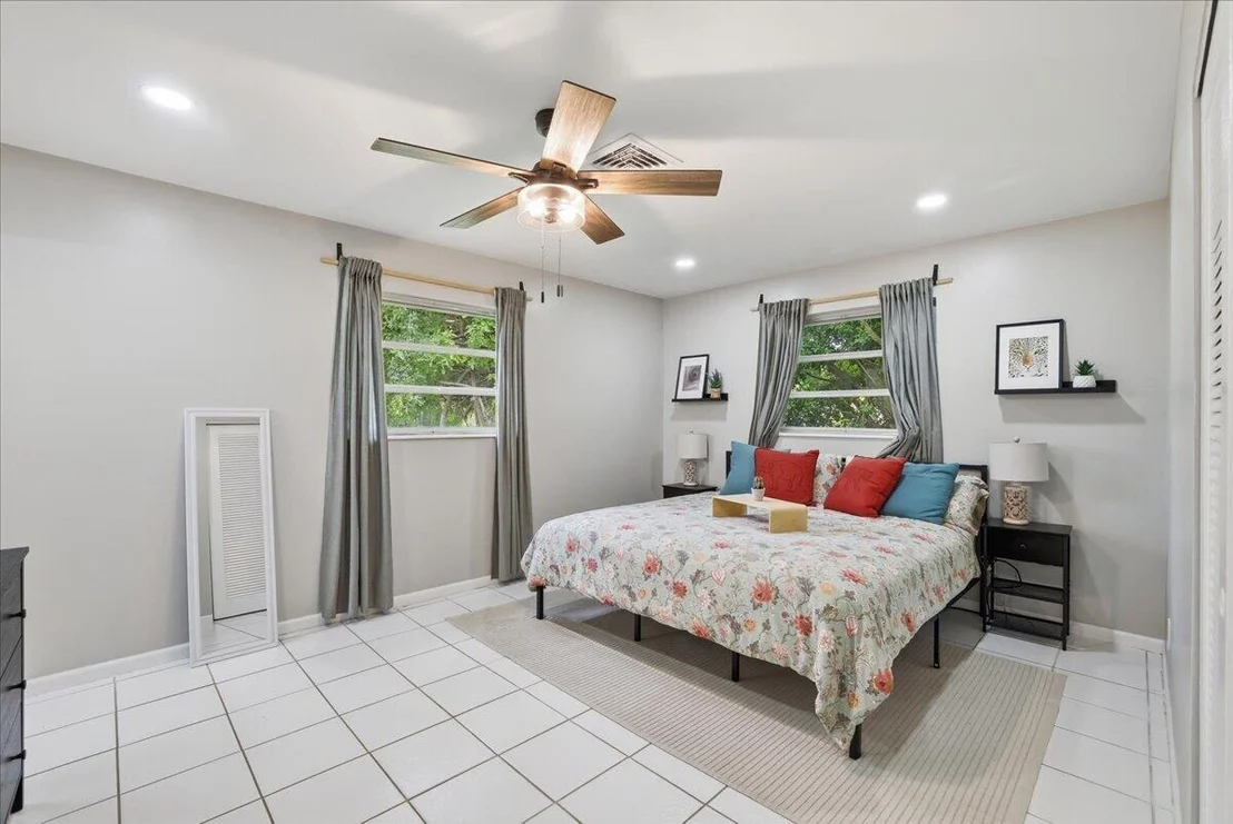 Photo of 583 NW 12th Terrace