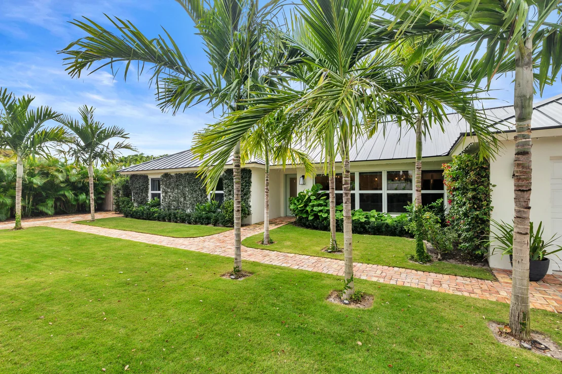 Photo of 7521 Edgewater Circle