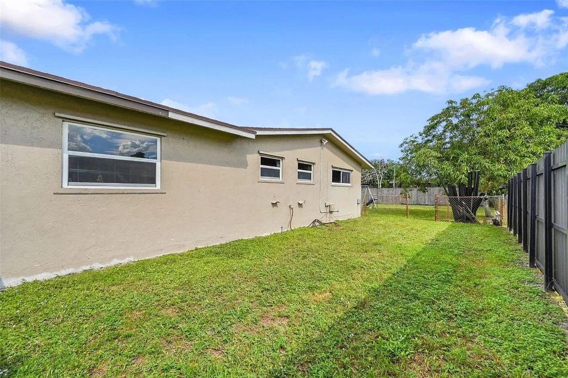 Photo of 300 W Kathy Lane
