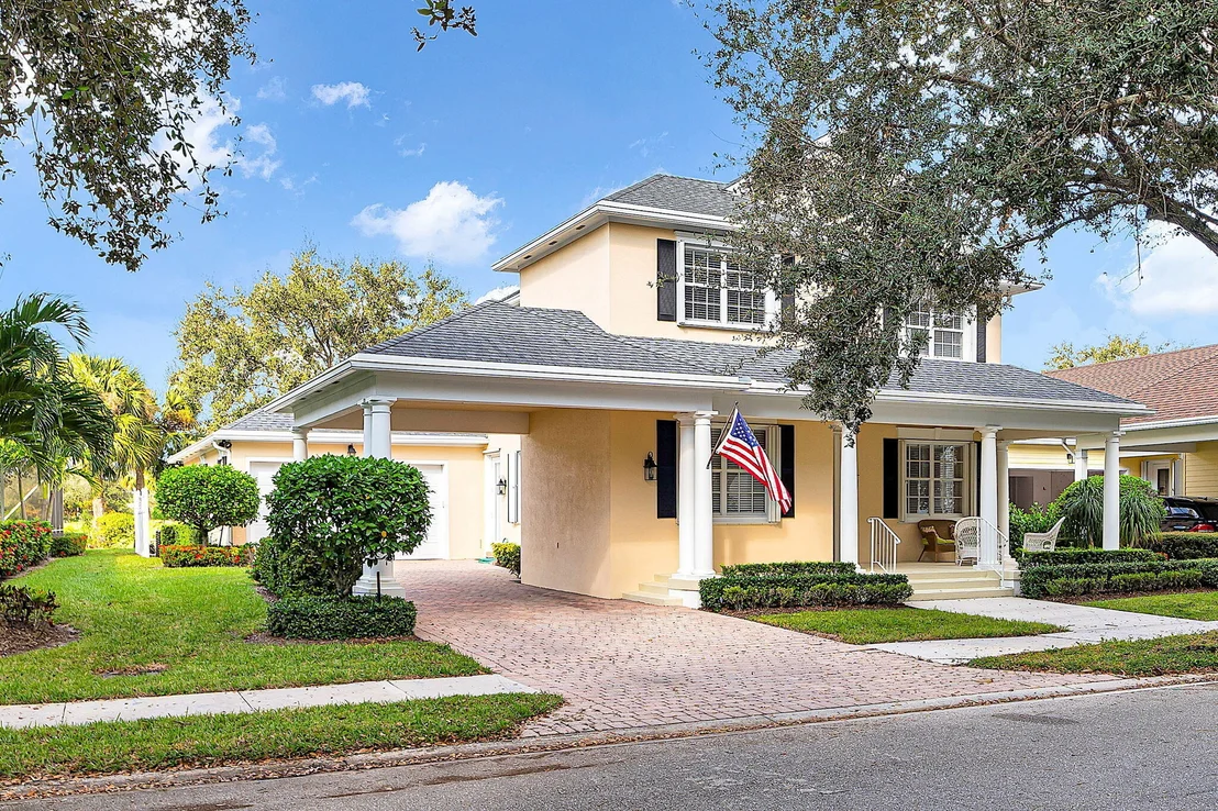 Photo of 216 Barbados Drive