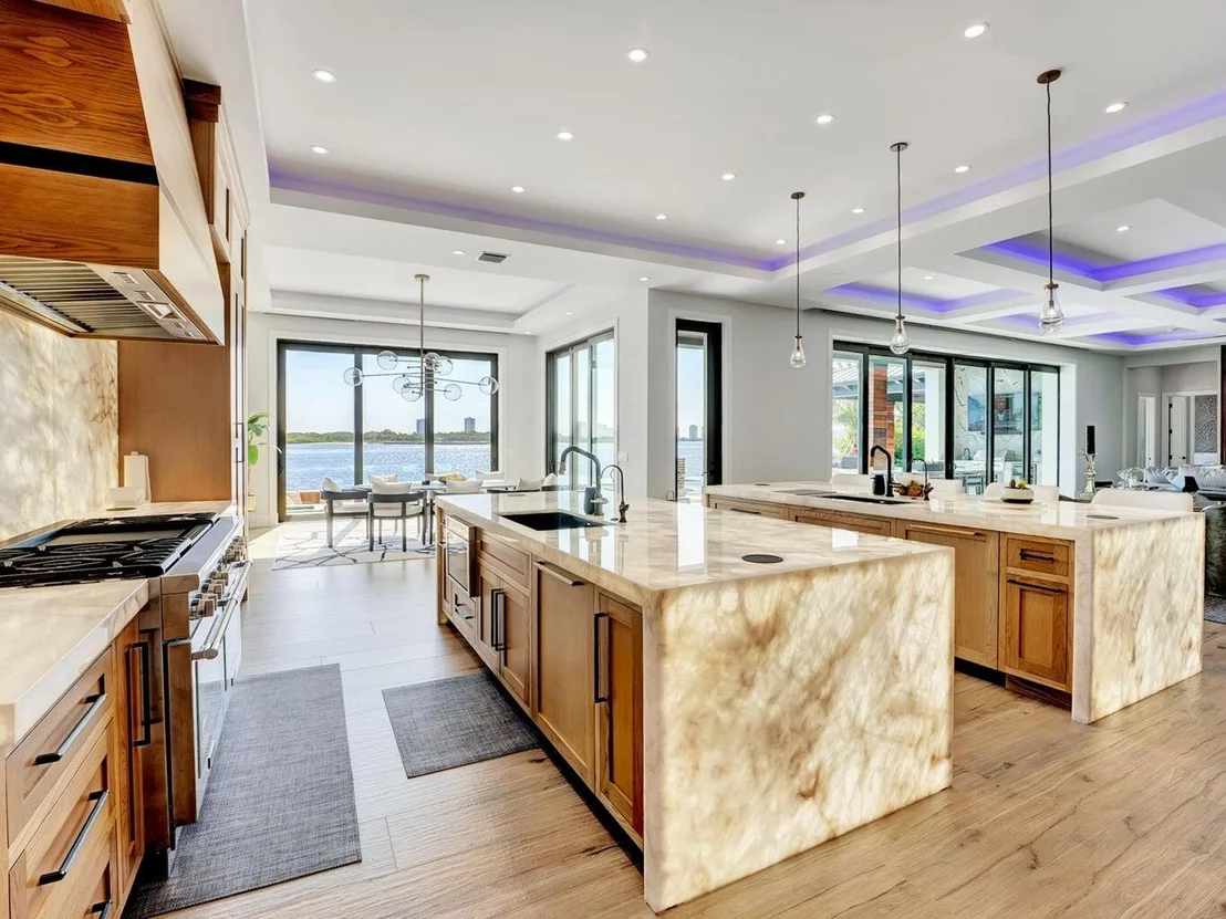 Photo of 712 Lakeside Circle