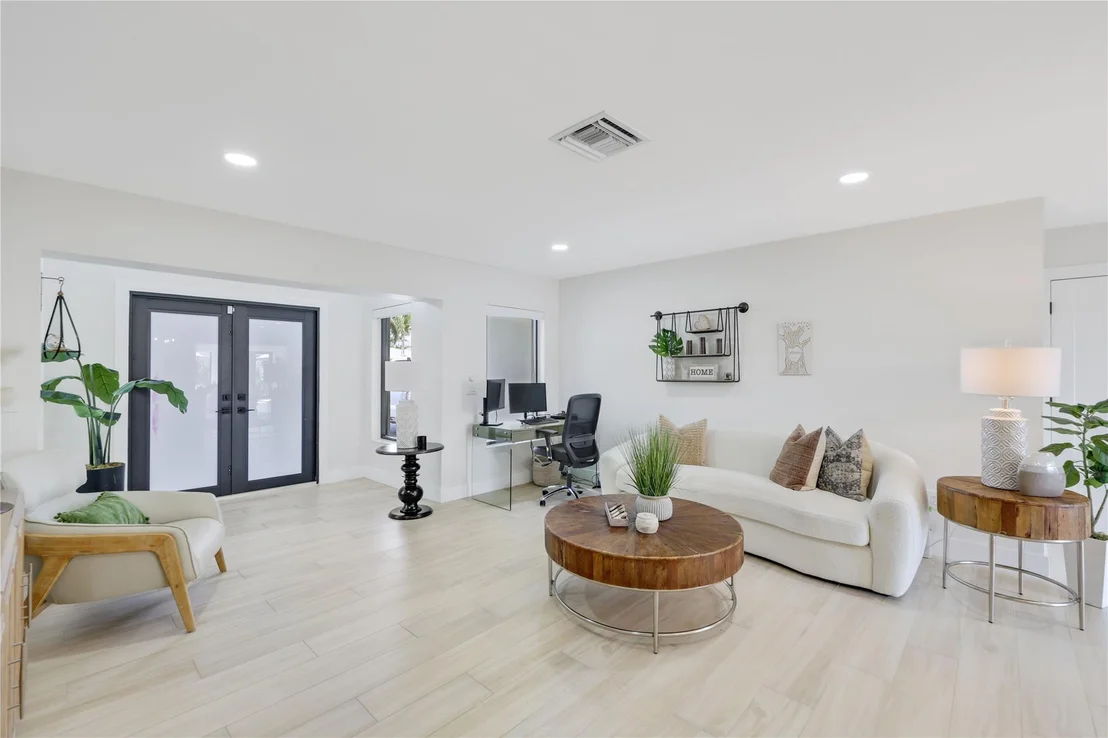 Photo of 440 SE 7th Avenue