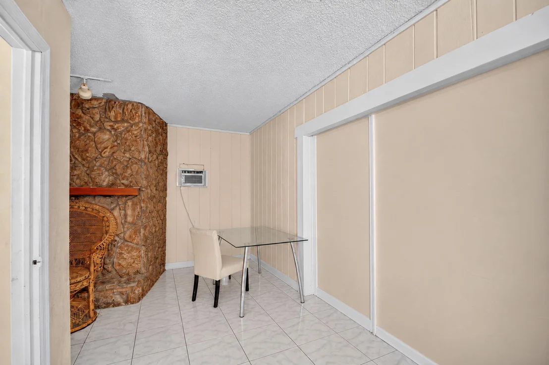 Photo of 1186 DREXEL Road