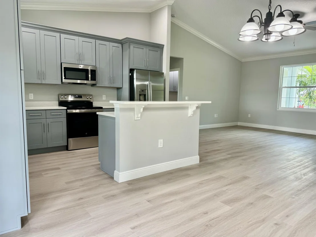 Photo of 581 SE 36th Terrace