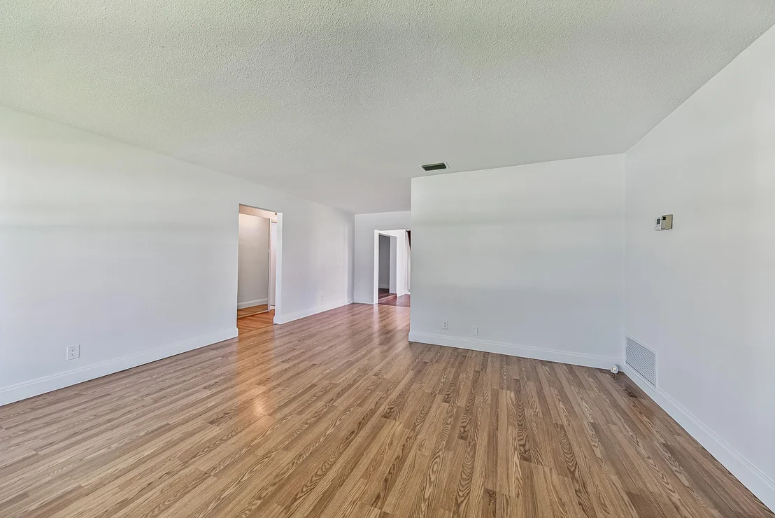 Photo of 2521 N Cypress Road