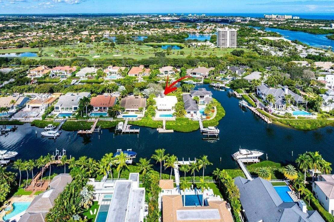 Photo of 215 Island Drive