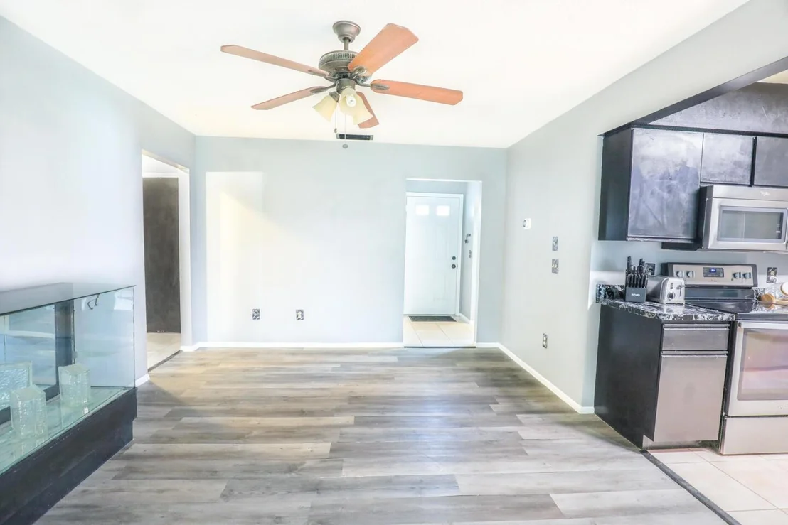 Photo of 6103 Palm Drive