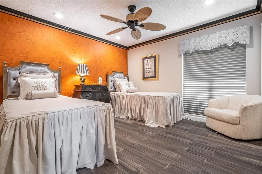 Photo of 5880 Pinebrook Drive
