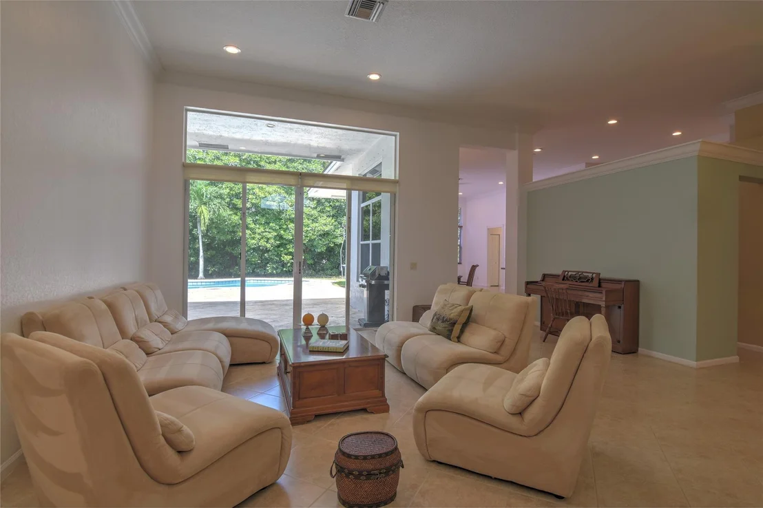 Photo of 1125 Waterside Circle
