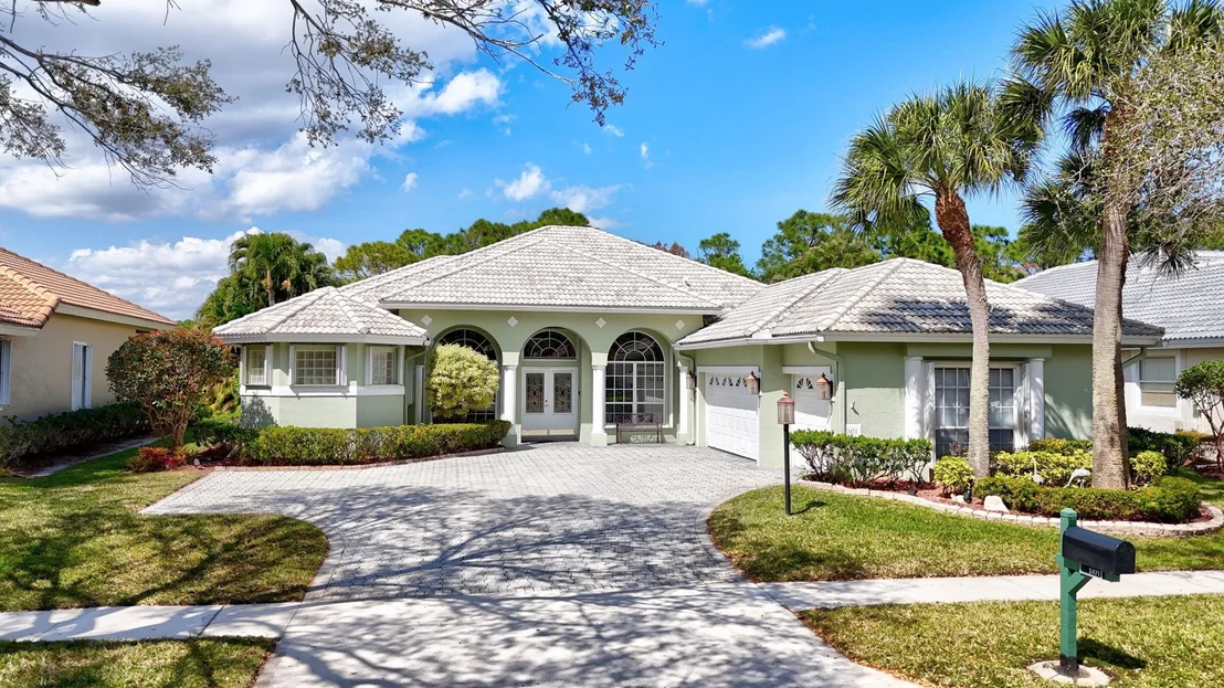 Photo of 3471 SE Fairway Oaks Trail