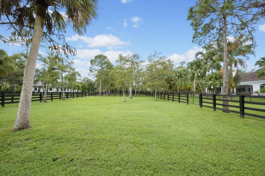 Photo of 14922 Paddock Drive