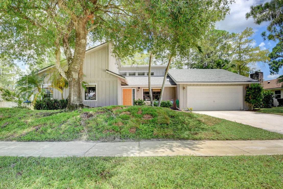 Photo of 822 Daffodil Drive