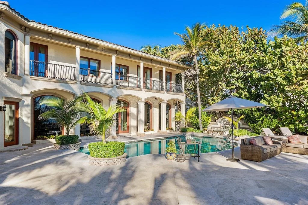 Photo of 719 N Ocean Boulevard