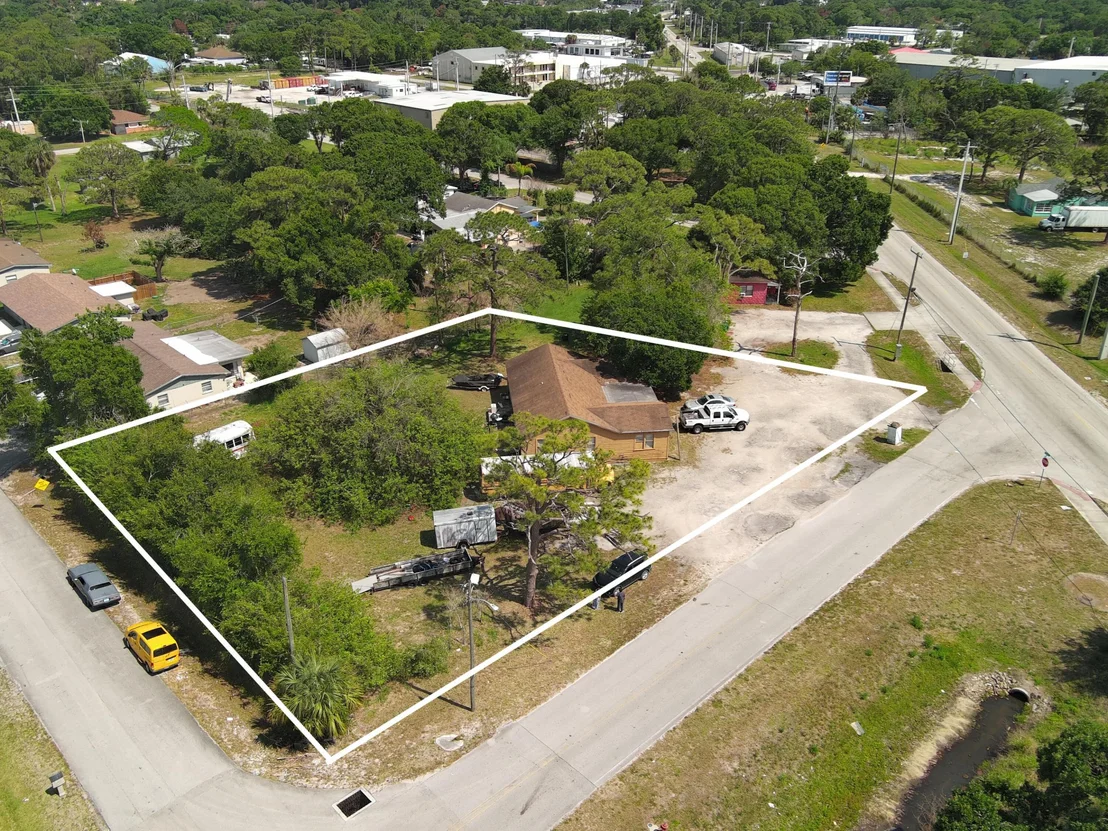 Photo of 902 Angle Road