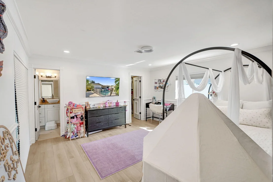 Photo of 4200 NE 22ND Terrace