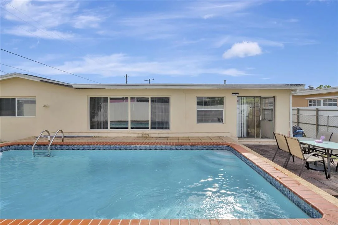 Photo of 7757 Fairway Boulevard