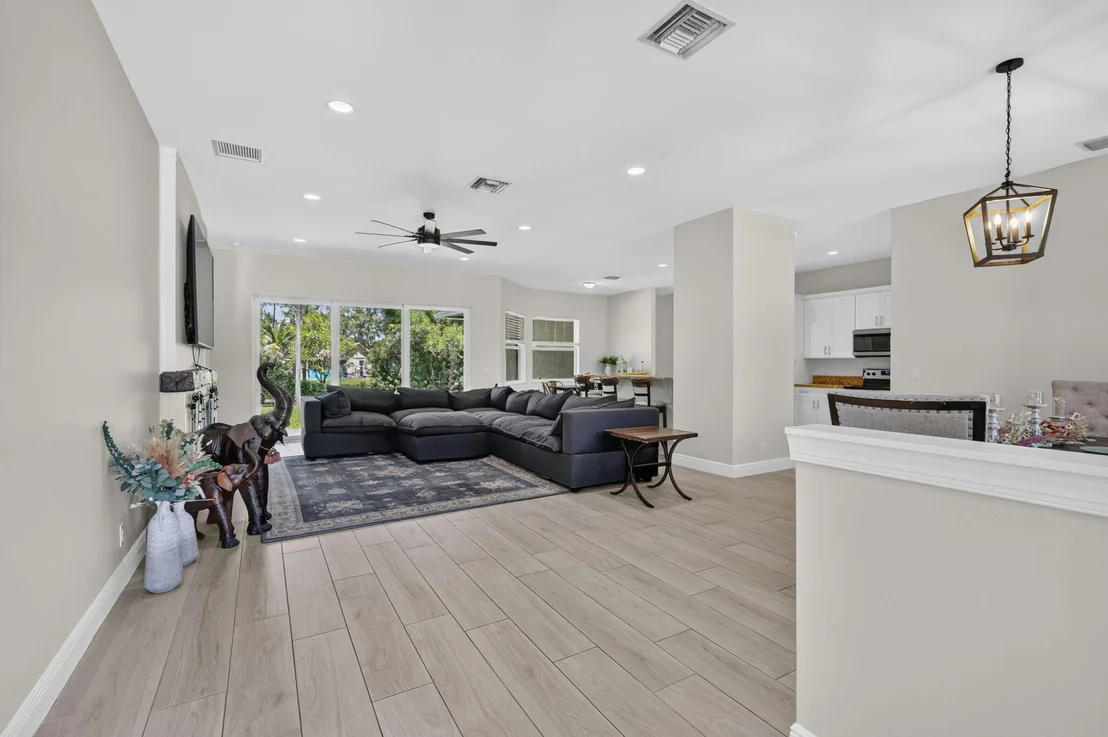 Photo of 17519 Tangerine Boulevard