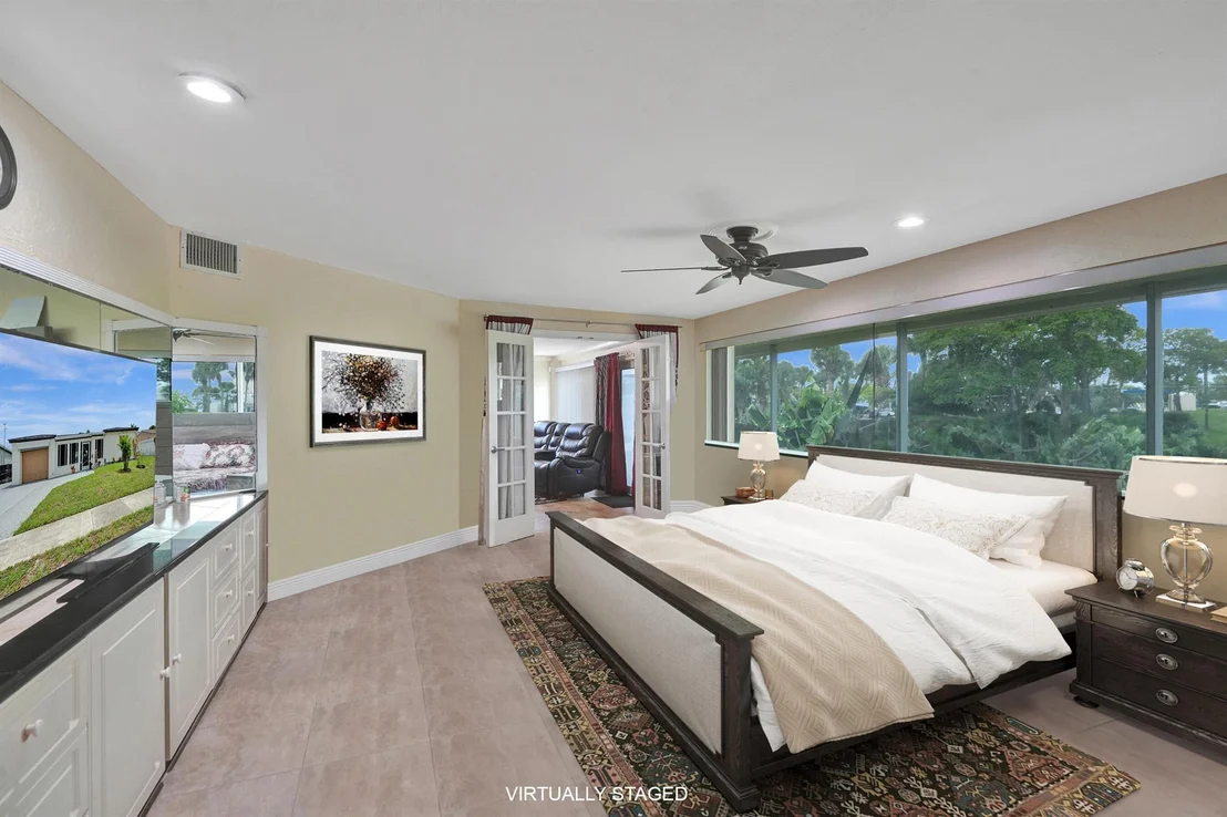 Photo of 802 NW 69th Terrace