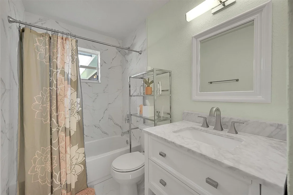 Photo of 710 SE 3rd Avenue