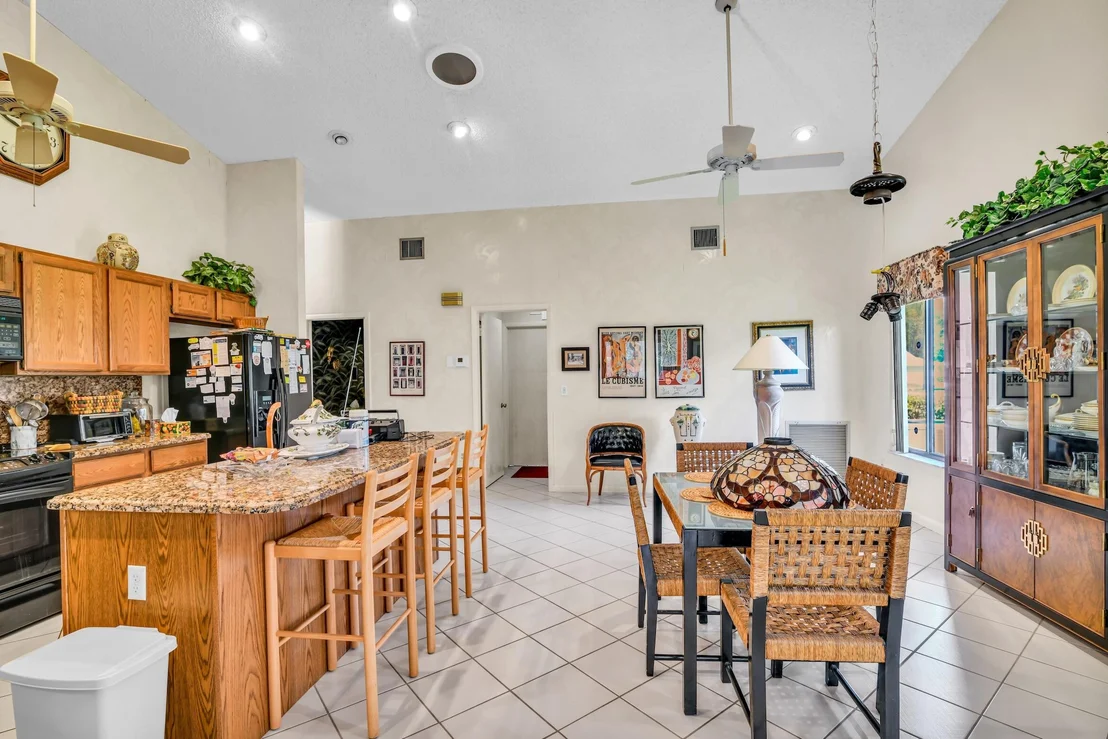 Photo of 2660 Riviera Drive