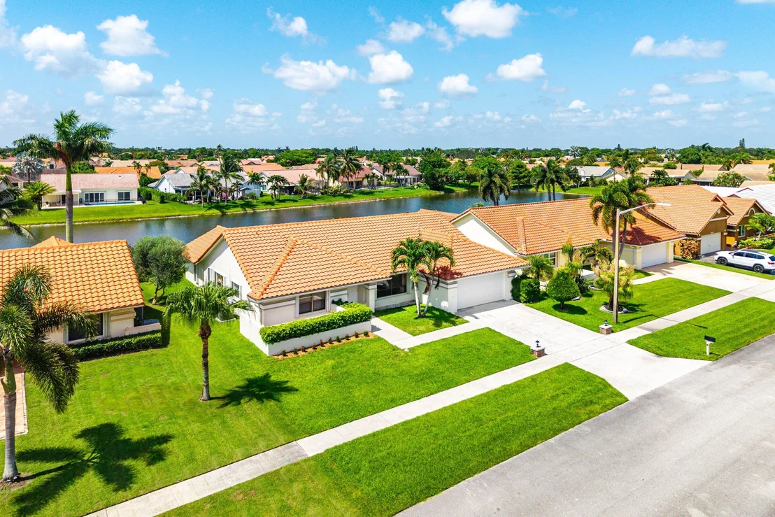 Photo of 9295 Sun Pointe Drive