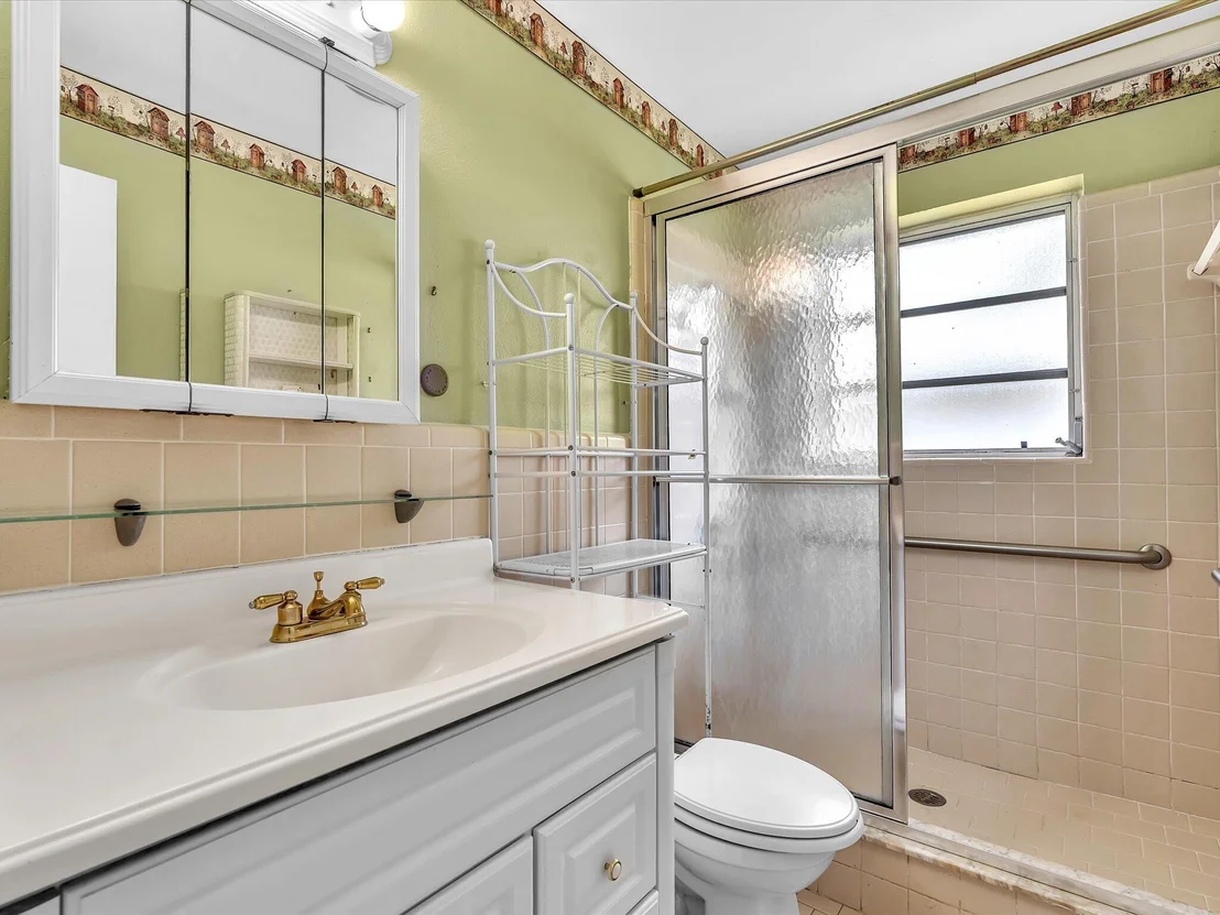 Photo of 4041 NE 18th Terrace