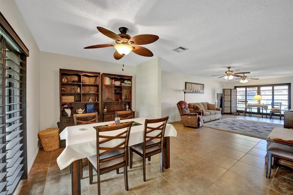 Photo of Unit B at 4761 Greentree Crescent