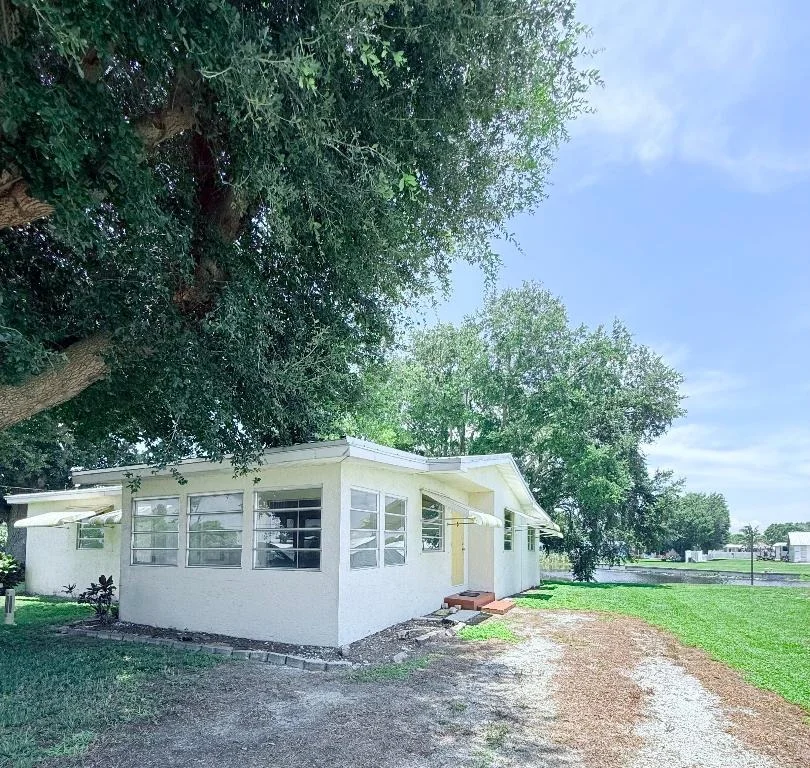 Photo of 1025 Ash Circle
