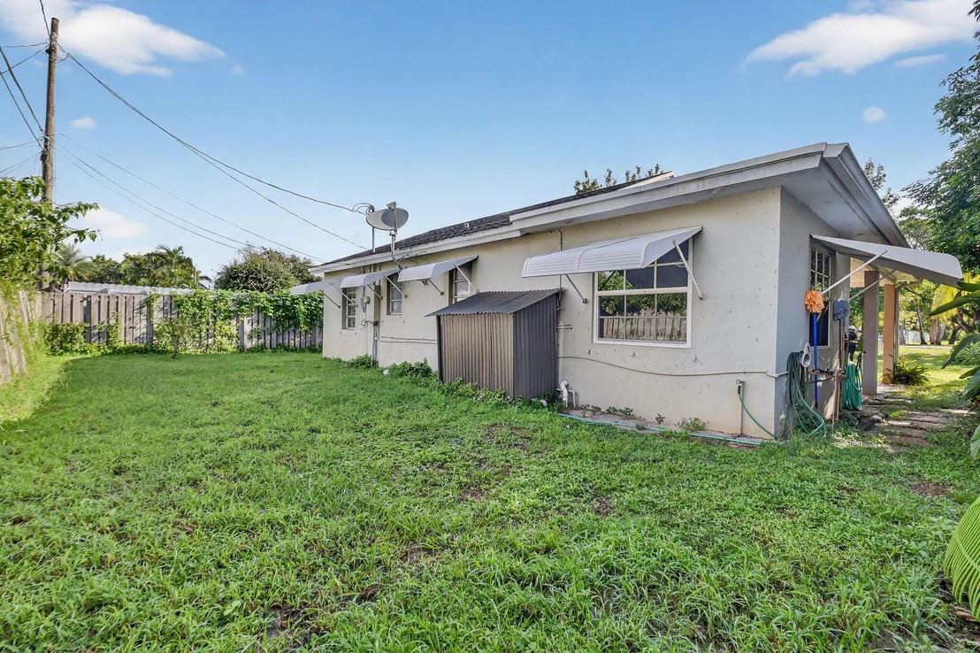 Photo of 3582 Davis Road