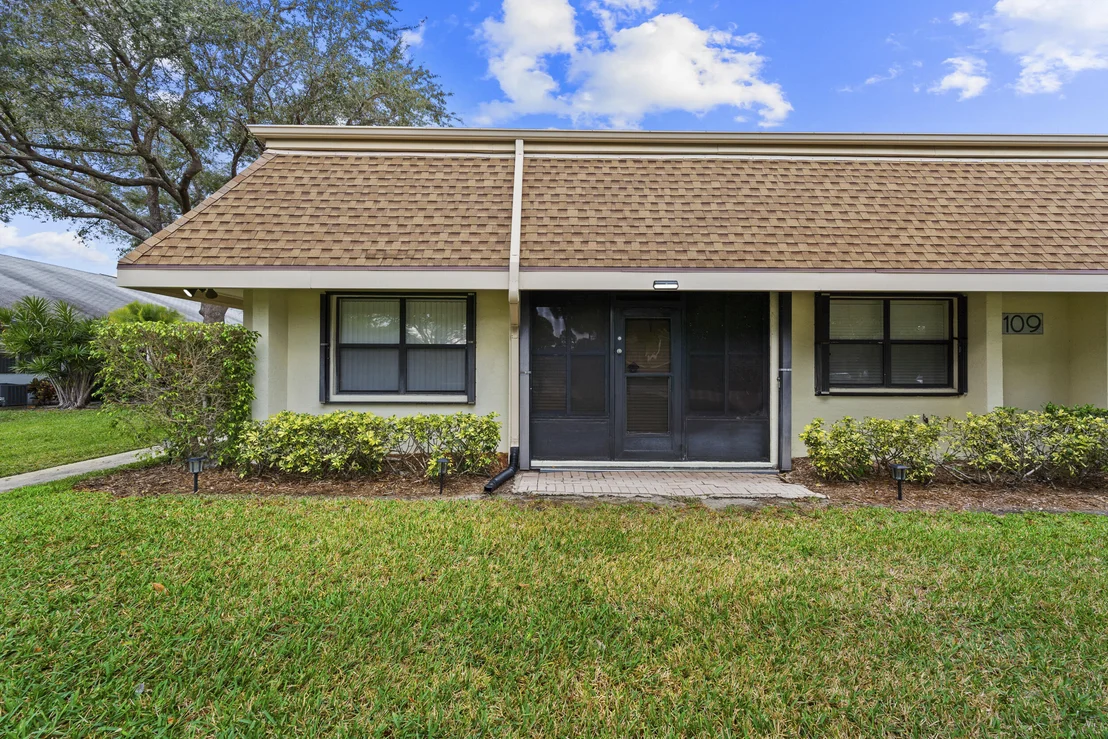 Photo of Unit C at 109 Half Moon Circle