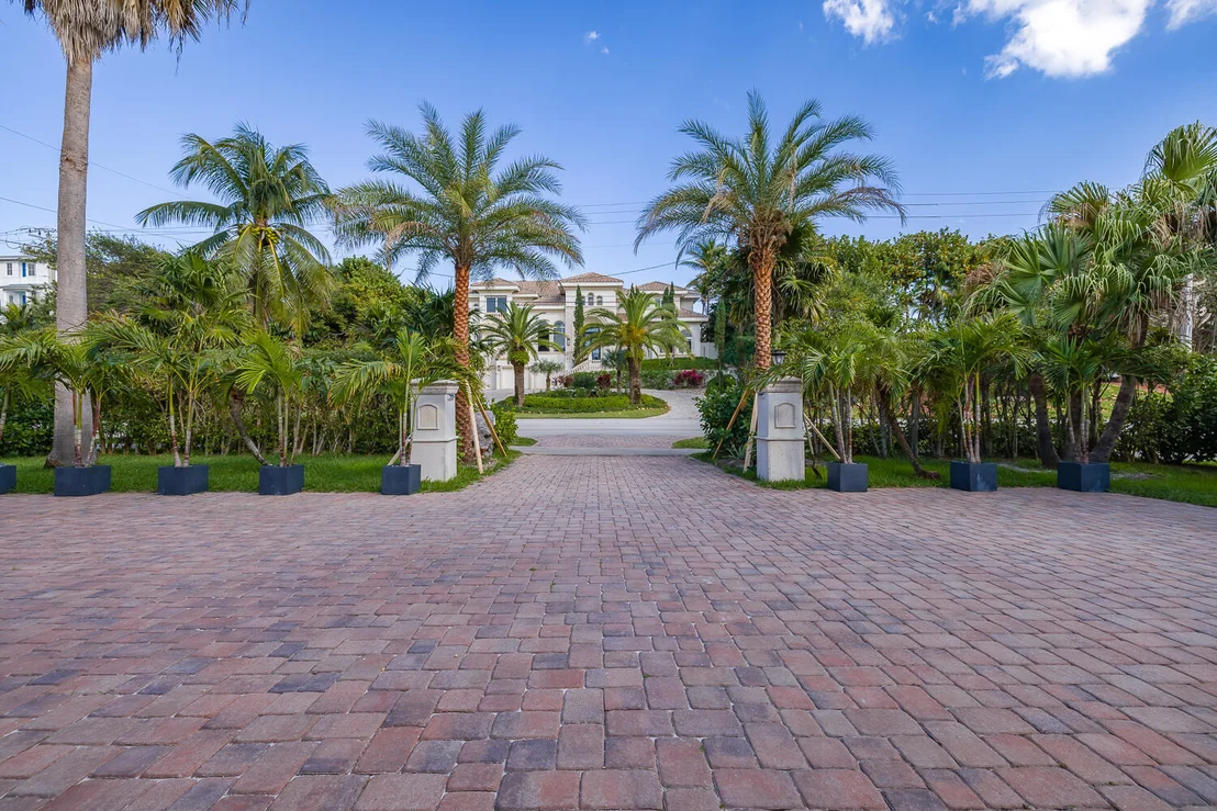 Photo of 4108 S OCEAN Boulevard