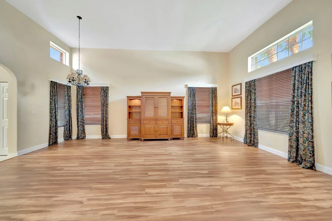 Photo of 16412 Diamond Place